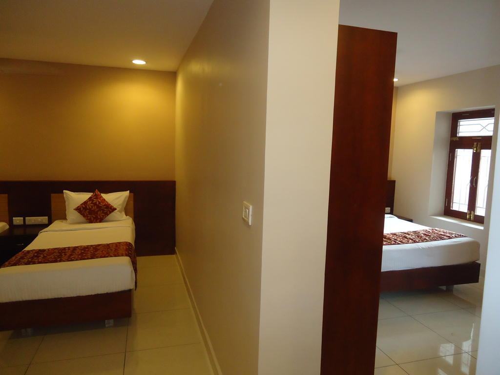 Pleasant Inn Puducherry Eksteriør billede