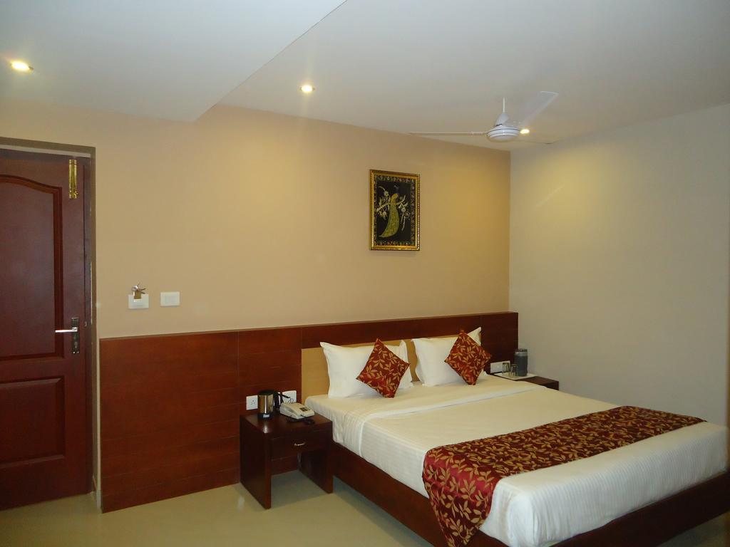 Pleasant Inn Puducherry Eksteriør billede