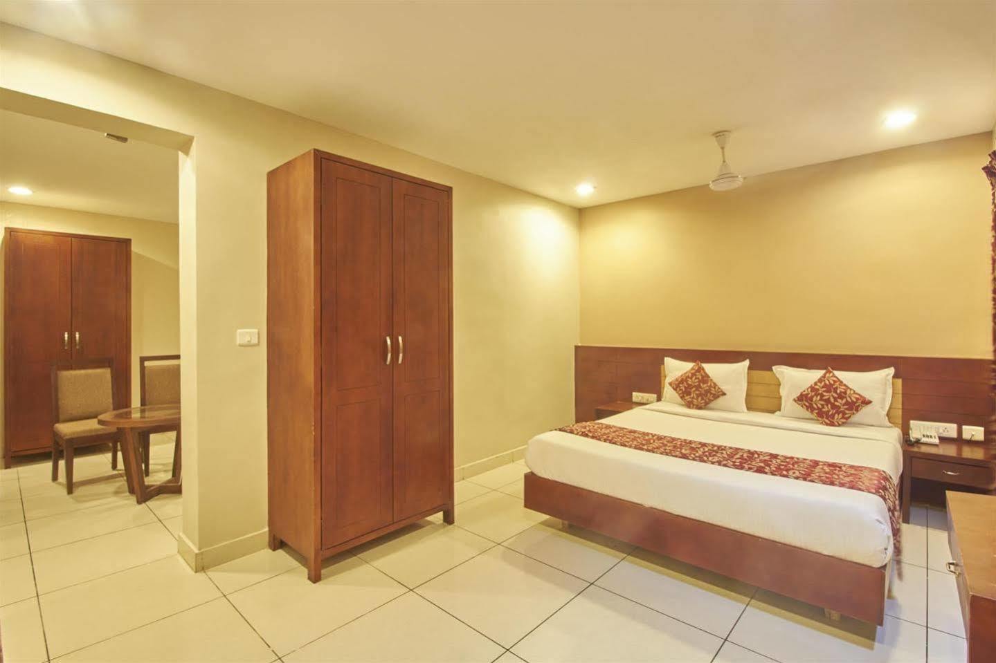 Pleasant Inn Puducherry Eksteriør billede