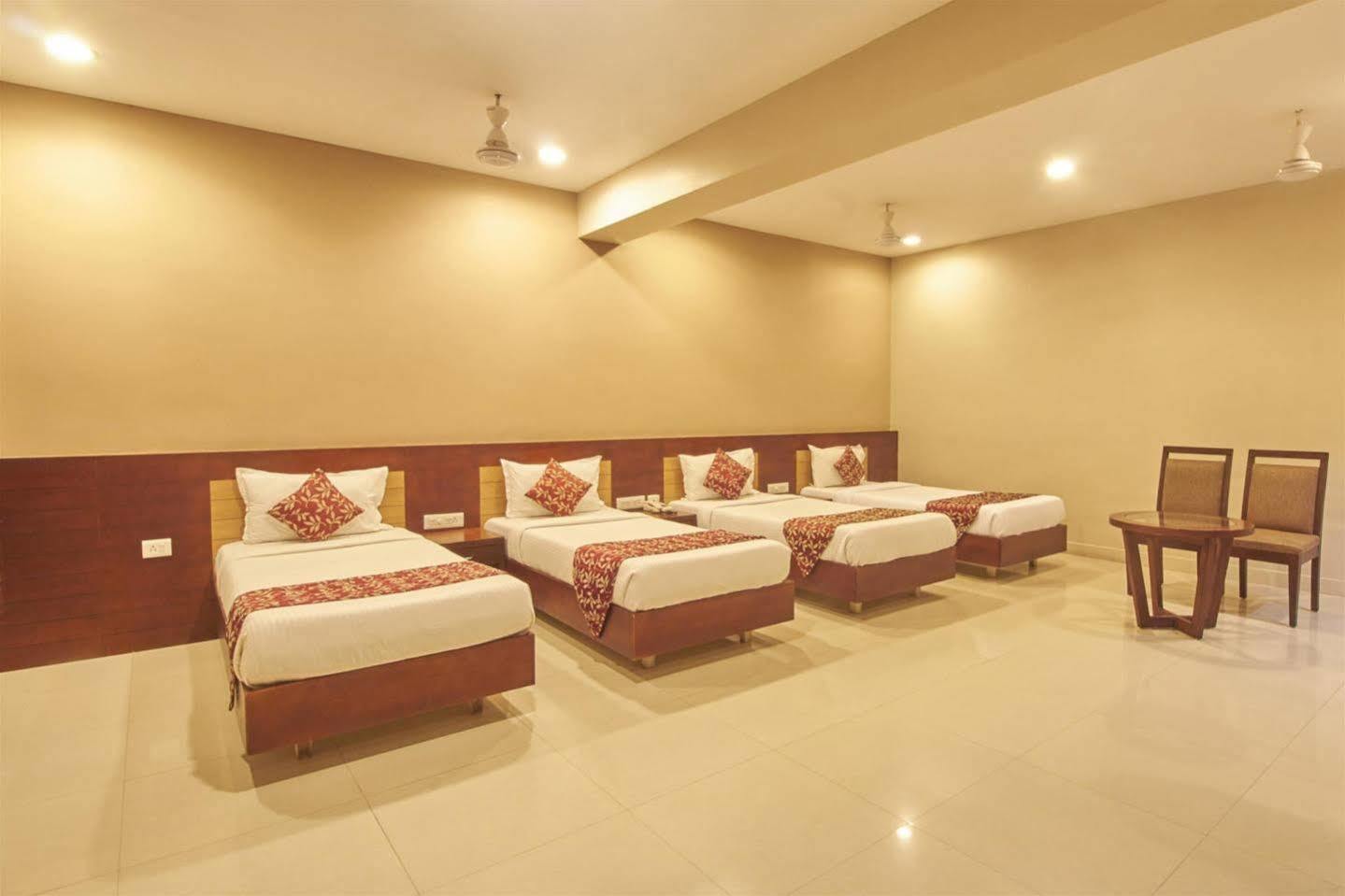 Pleasant Inn Puducherry Eksteriør billede