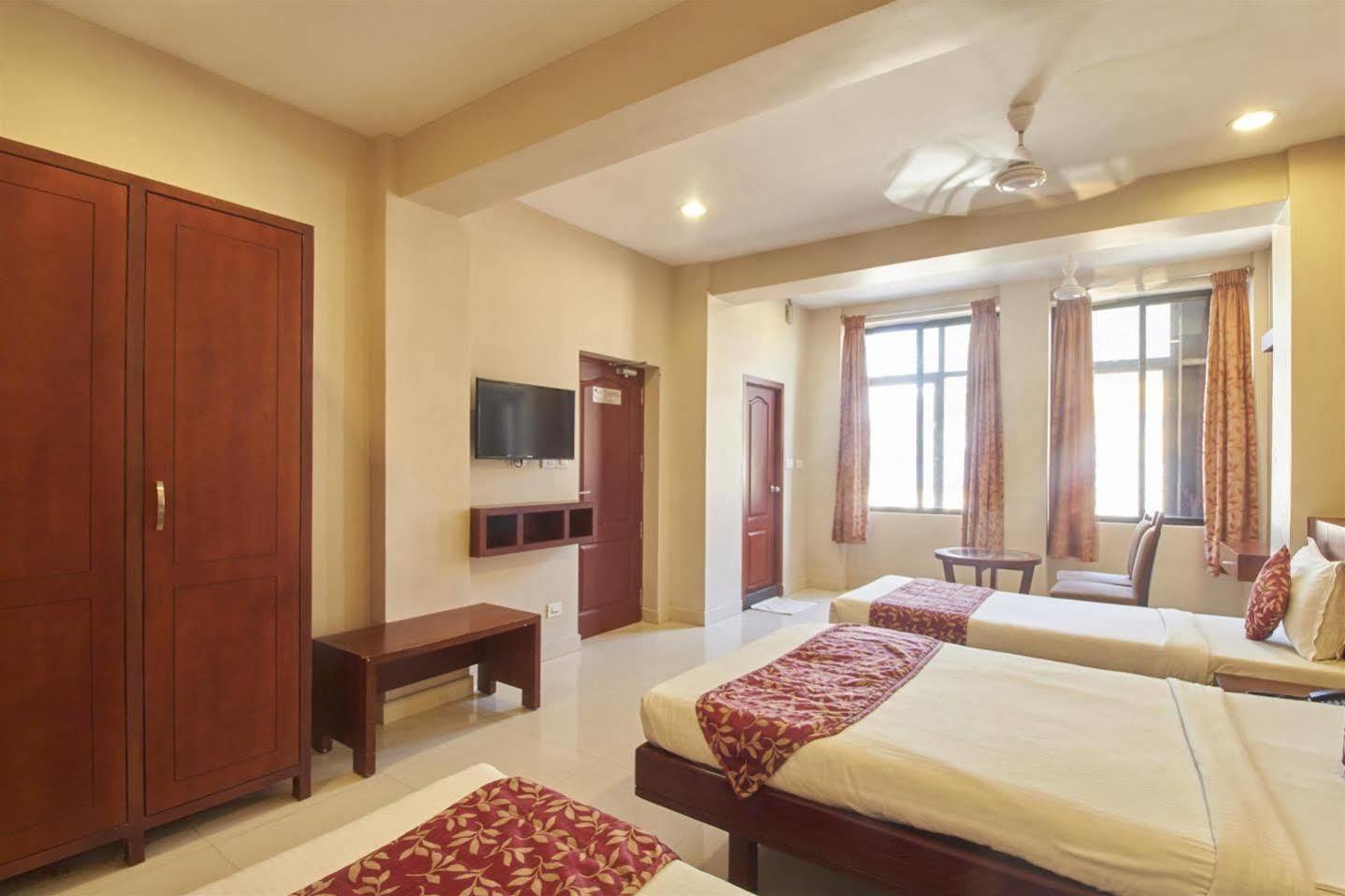 Pleasant Inn Puducherry Eksteriør billede